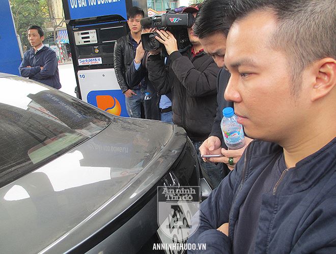 Toàn cảnh cuộc thực nghiệm đổ xăng giữa Petrolimex và lái xe ôtô khiếu nại